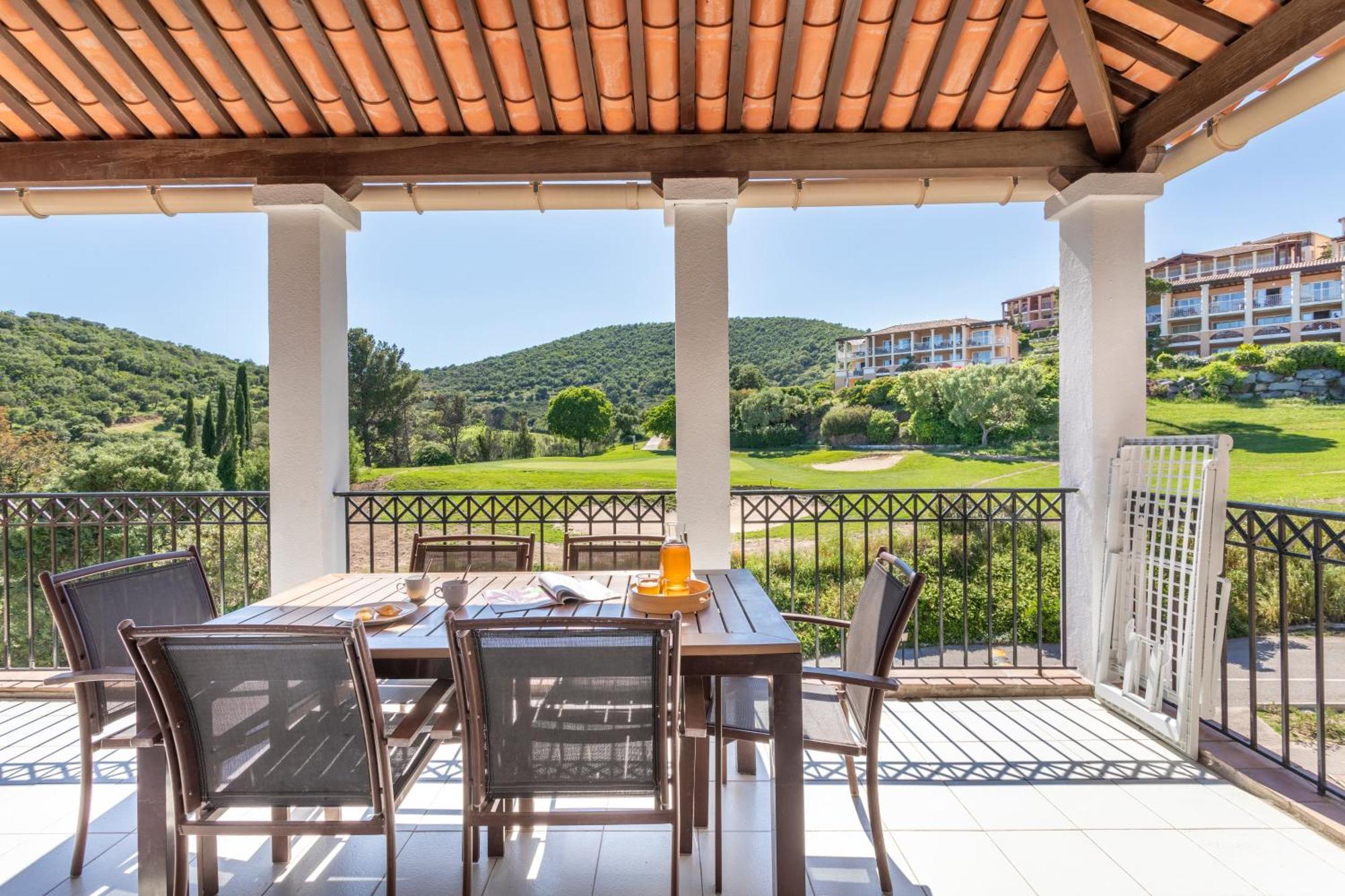 Village Pierre & Vacances Cap Esterel - Saint Raphael Village Exterior photo